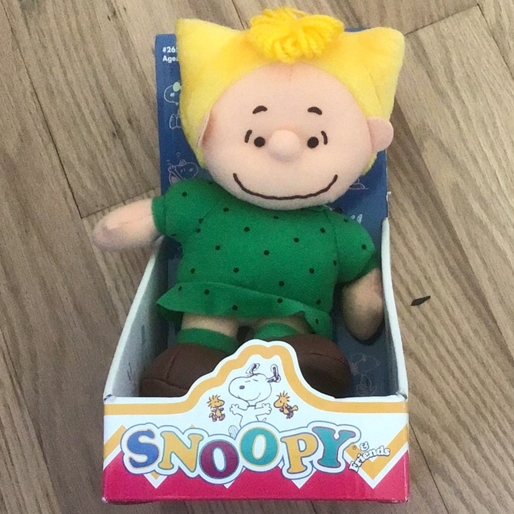 Irwin Brand  Sally from Snoopy and friends #2650 Plush never out carton.